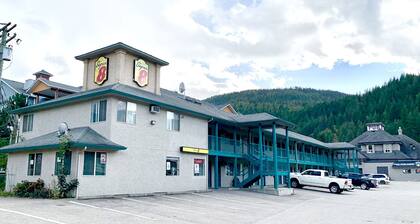 Super 8 by Wyndham Sicamous