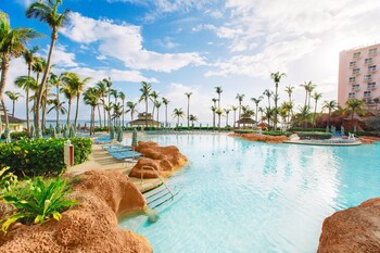 Flights To Paradise Island Nau 248 In 2019 Expedia The Beach At Atlantis Autograph Collection