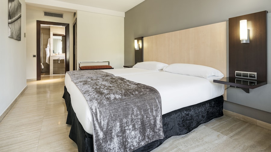 Hotel ILUNION Almirante