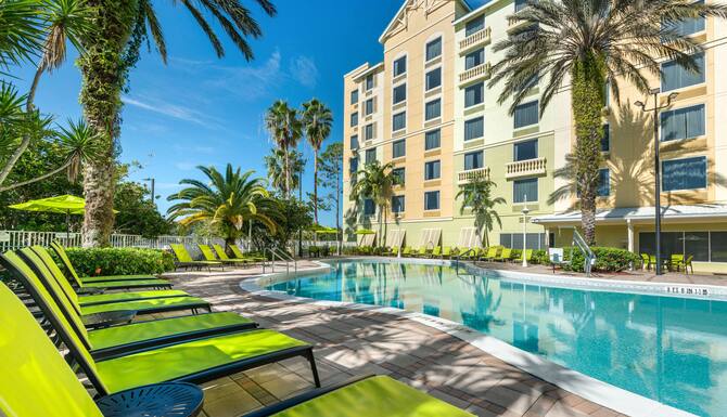 Comfort Suites Maingate East In Orlando Fl Expedia