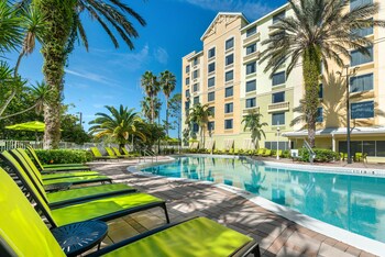 Comfort Suites Maingate East Reviews Photos Rates Ebookers Com