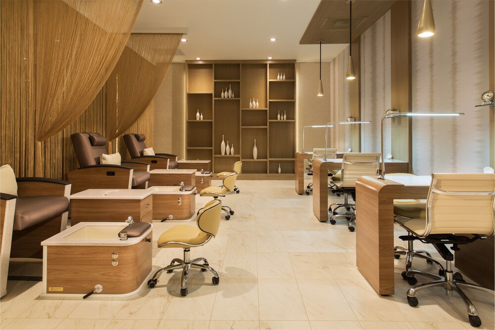 Nail salon, Four Seasons Hotel Las Vegas