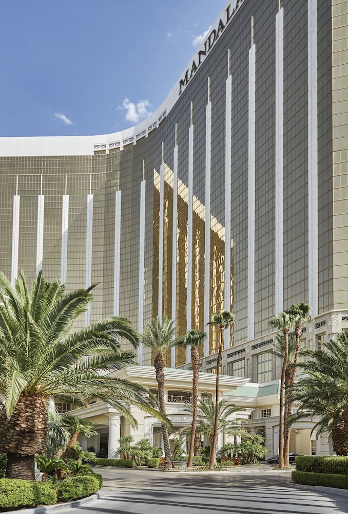 Property entrance, Four Seasons Hotel Las Vegas