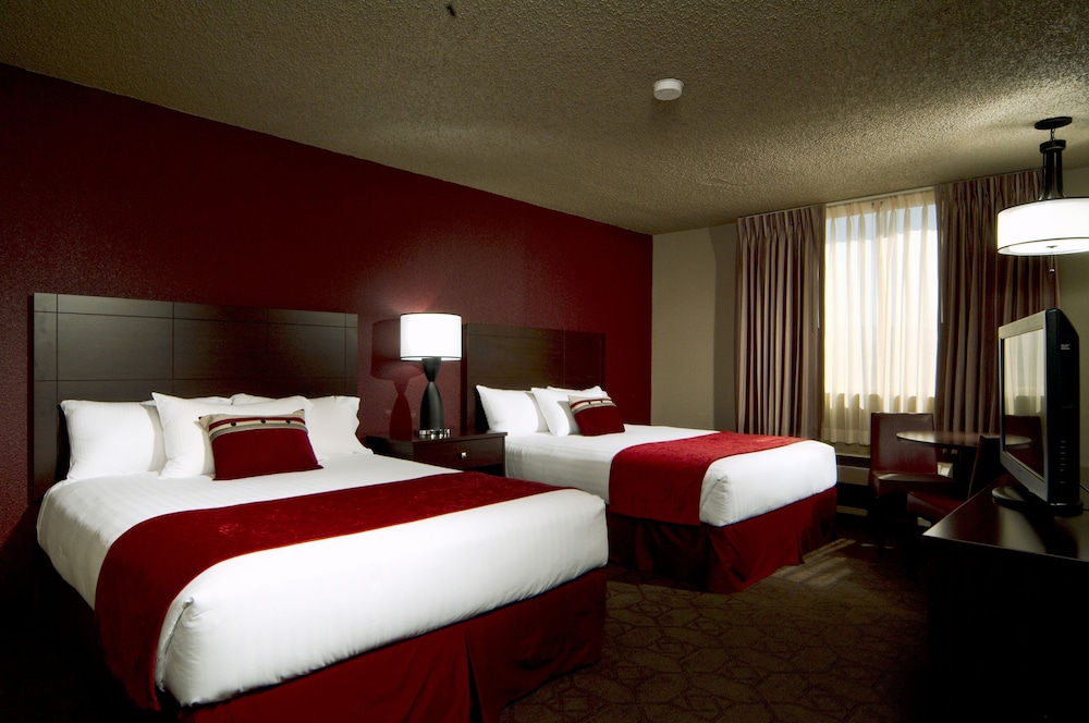 Room, Edgewater Hotel & Casino Resort