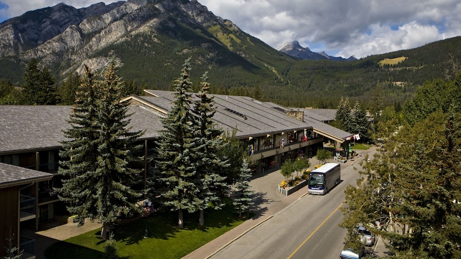 Banff Park Lodge
