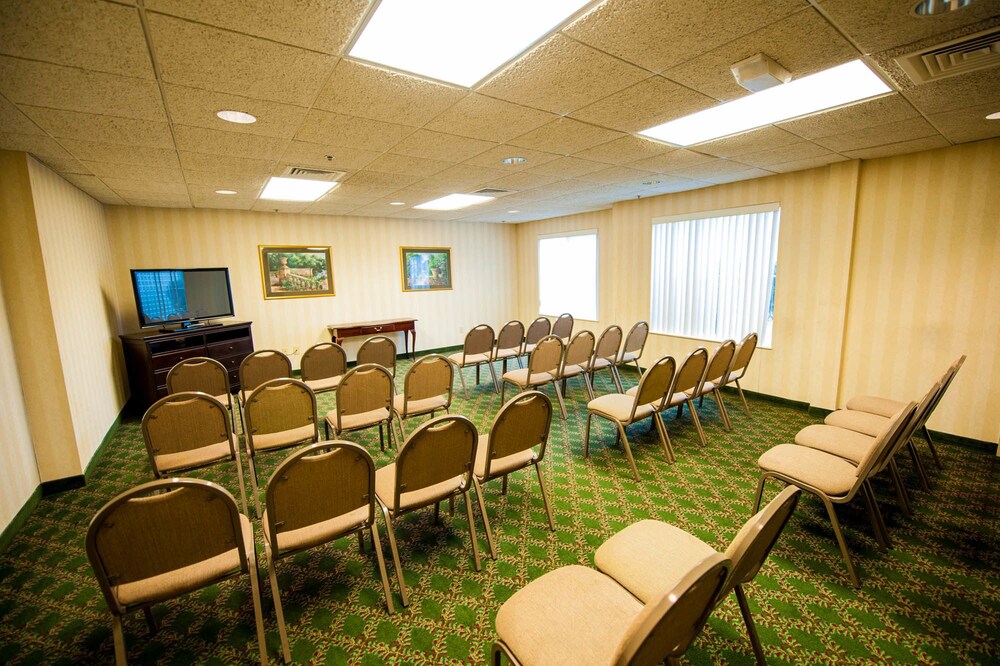 Meeting facility, Greystone Inn and Suites