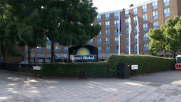 Days Hotel Waterloo