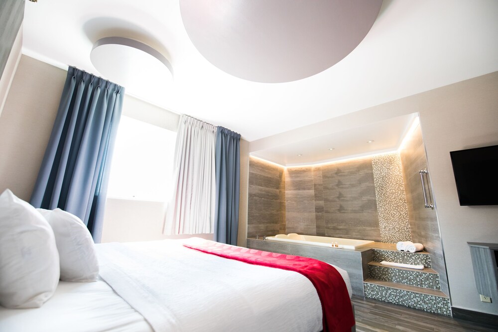 Ramada by Wyndham Bronx