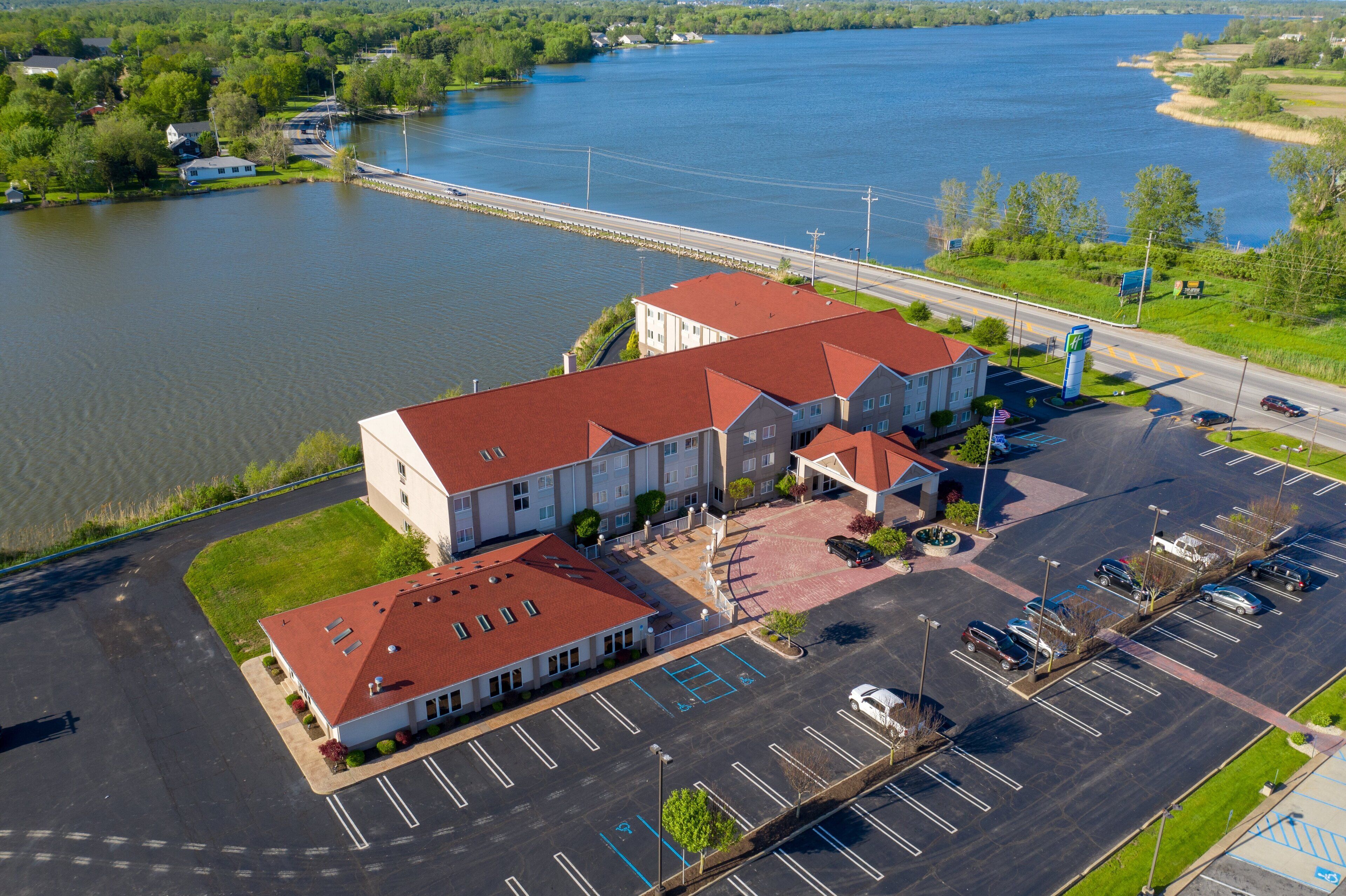 Holiday Inn Express Hotel & Stes Port ClintonCatawba Island in