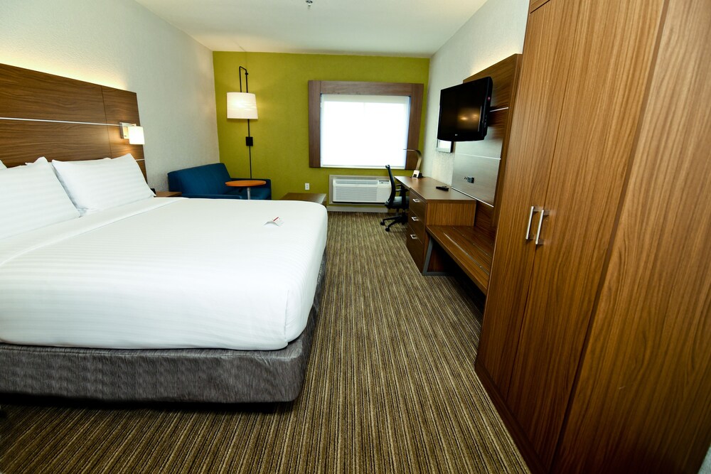 Holiday Inn Express Hotel & Stes Port Clinton-Catawba Island, an IHG Hotel