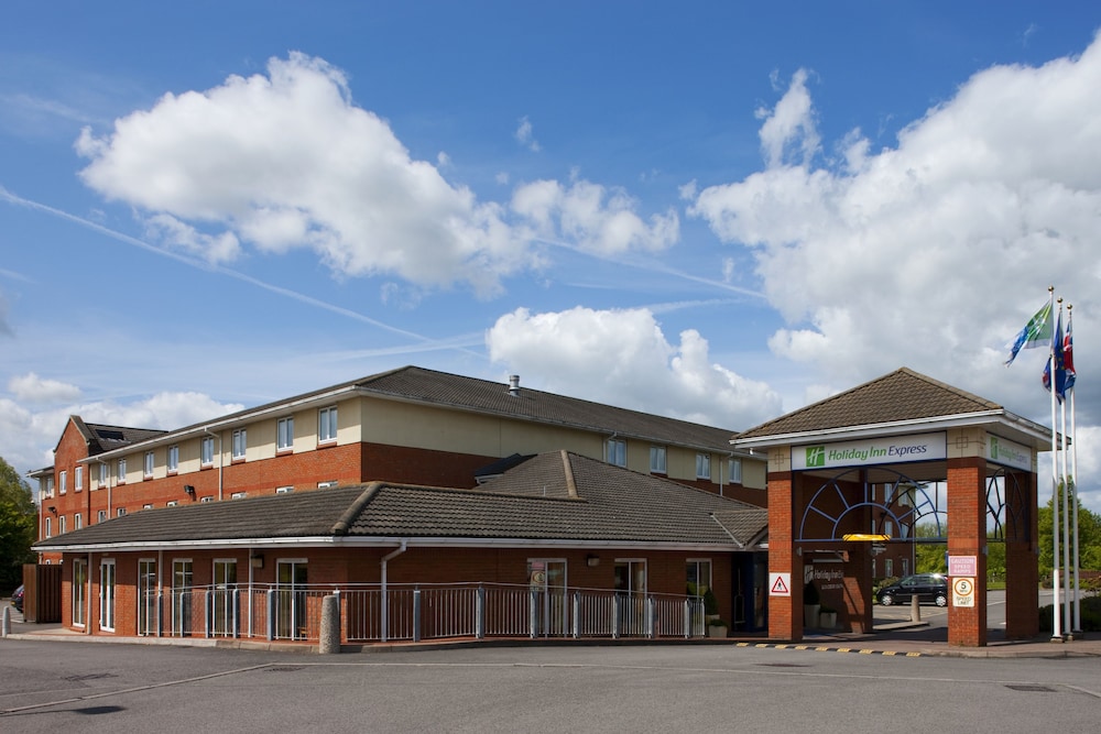 Holiday Inn Express Gloucester - South, an IHG Hotel