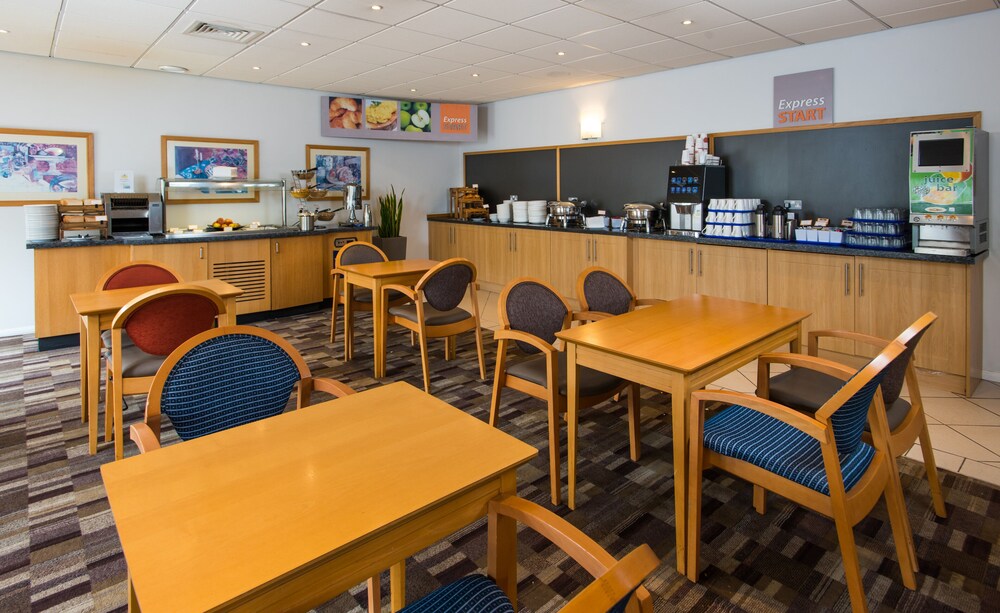 Holiday Inn Express Gloucester - South, an IHG Hotel