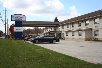 Lexington Inn & Suites Windsor
