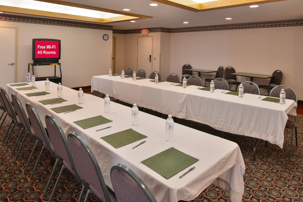 Meeting facility, Red Roof Inn Clyde