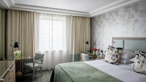 Hypo-allergenic bedding, minibar, in-room safe, individually decorated