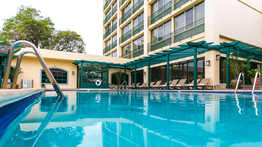 The Courtleigh Hotel and Suites