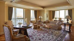 Egyptian cotton sheets, premium bedding, Select Comfort beds, minibar
