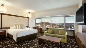 Premium bedding, in-room safe, desk, laptop workspace