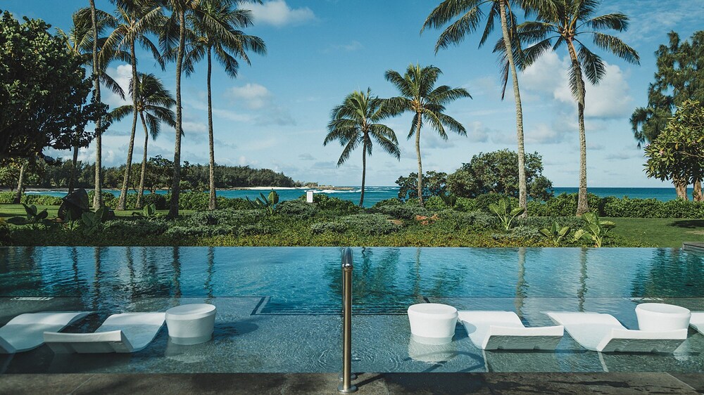 Infinity pool, Turtle Bay Resort