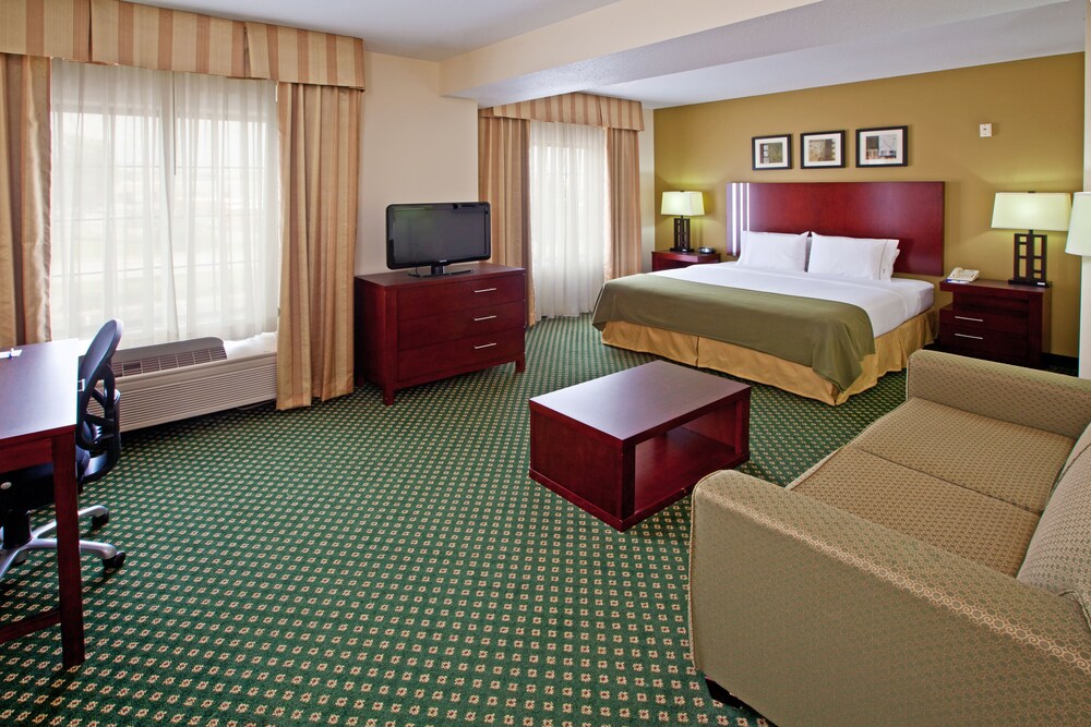 Holiday Inn Express Hotel & Suites Indianapolis East, an IHG Hotel