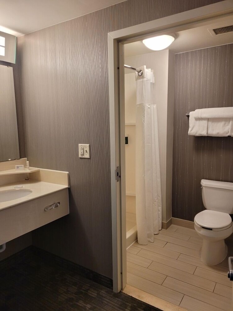 Courtyard by Marriott Erie