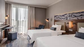 1 Schlafzimmer, hochwertige Bettwaren, Zimmersafe, Schreibtisch