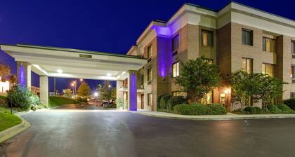 Holiday Inn Express Hotel & Stes Columbia I-20 at Clemson Rd, an IHG Hotel