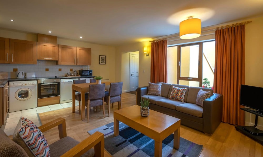 Living room, Clifden Station House