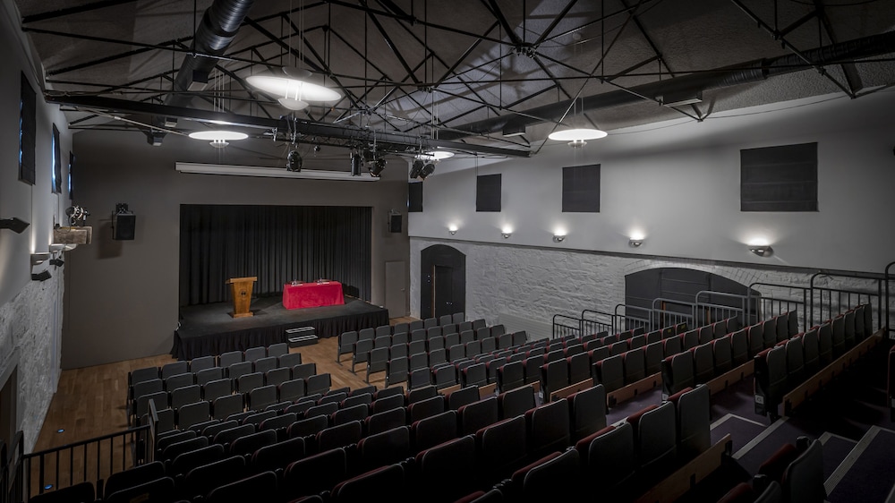 Theater show, Clifden Station House