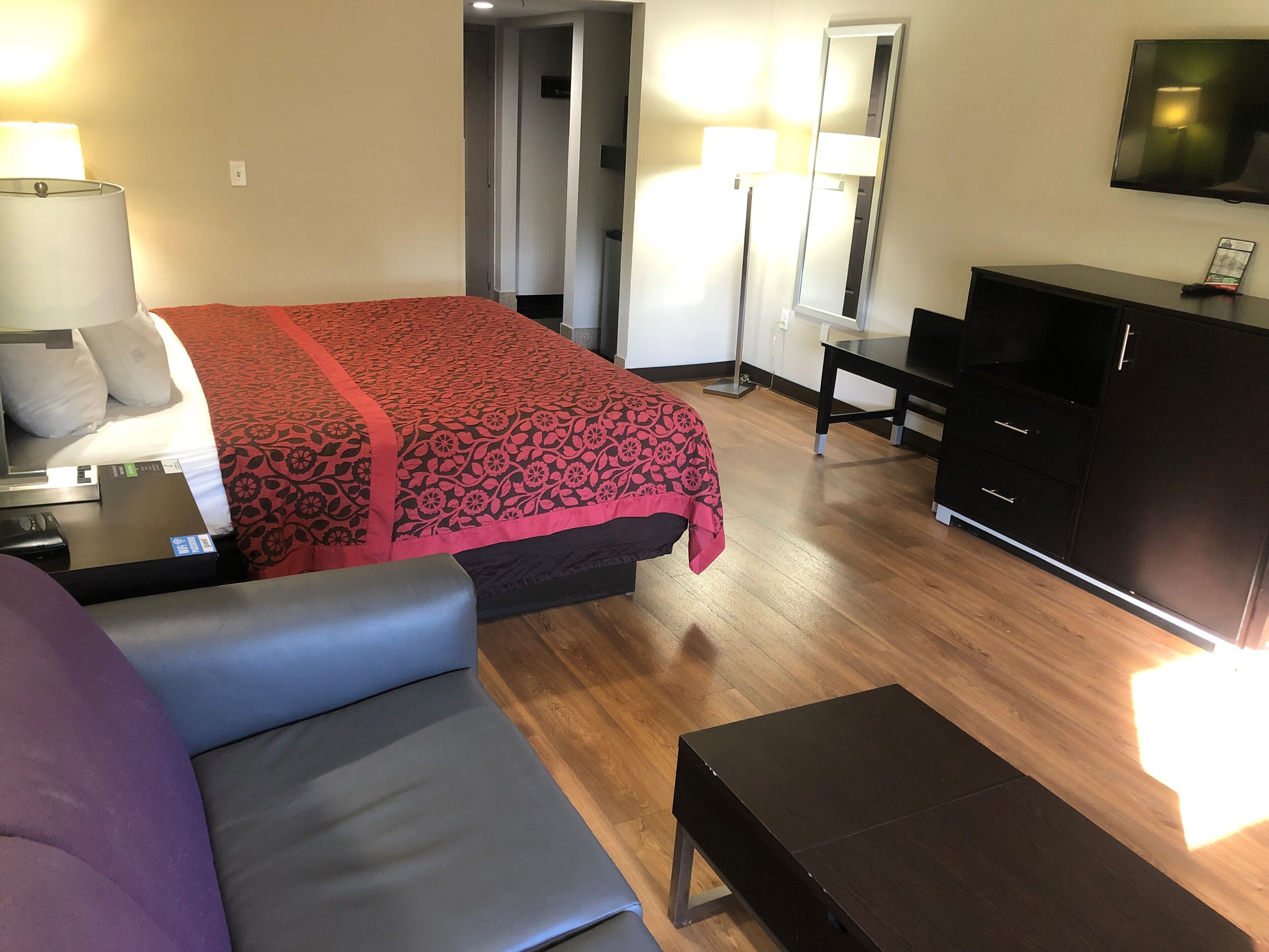 Days Inn Suites By Wyndham Bonita Springs North Naples In Bonita Springs Fl Expedia