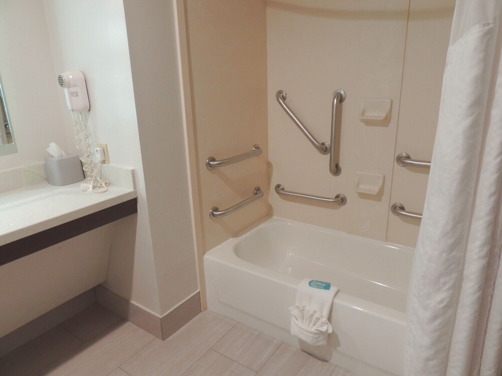 Holiday Inn Express & Suites Birmingham Trussville, an IHG Hotel