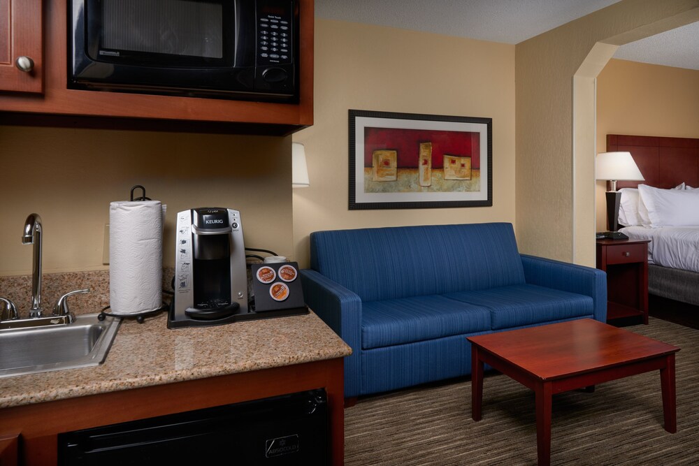 Holiday Inn Express & Suites Oxford, an IHG Hotel