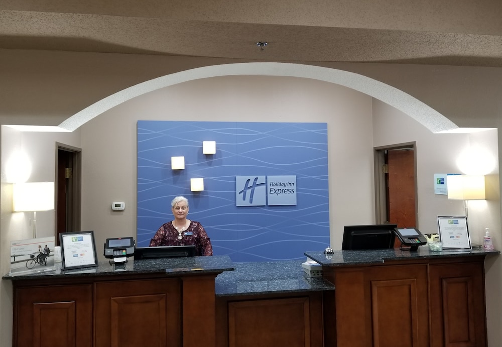 Holiday Inn Express Hotel Suites Bedford Bloomington - 