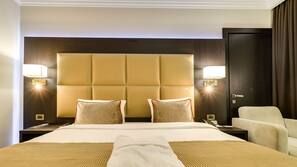 Premium bedding, minibar, desk, blackout curtains