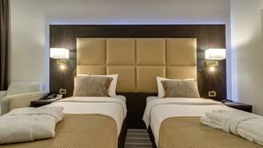 Premium bedding, minibar, desk, blackout curtains