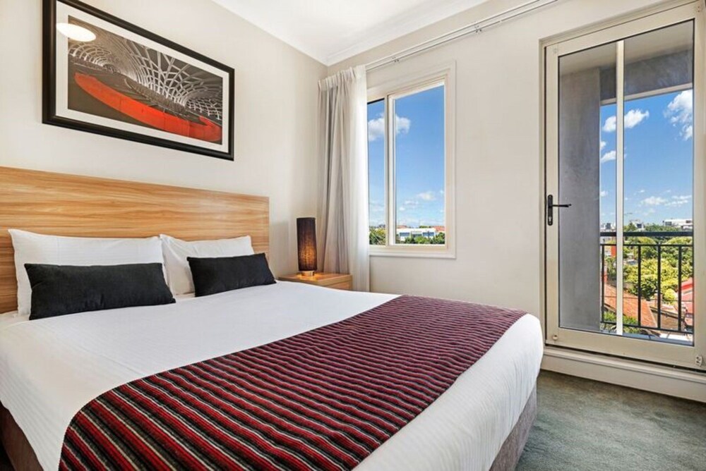 Punt Road Apartment Hotel