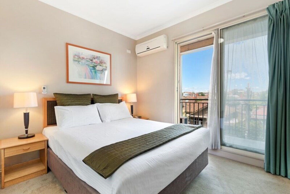 Punt Road Apartment Hotel