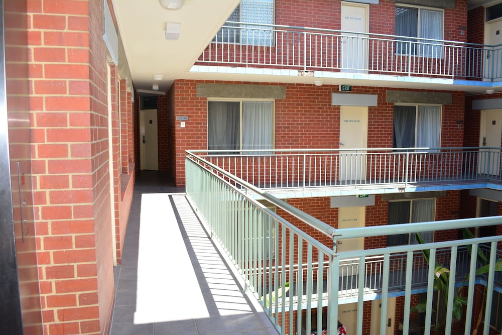 Punt Road Apartment Hotel