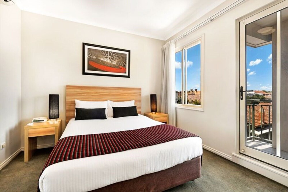 Punt Road Apartment Hotel