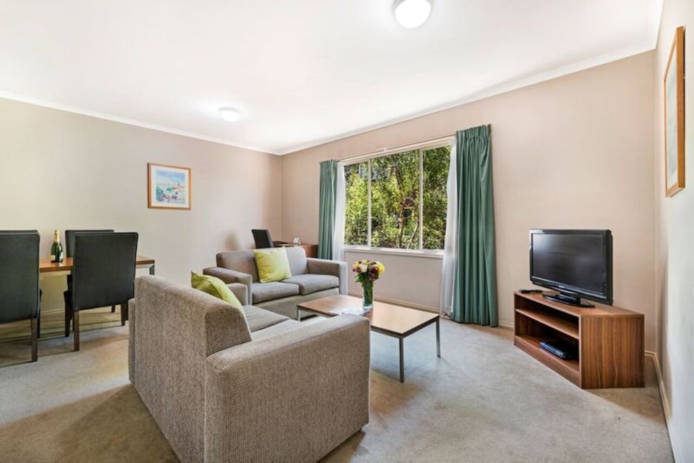 Punt Road Apartment Hotel