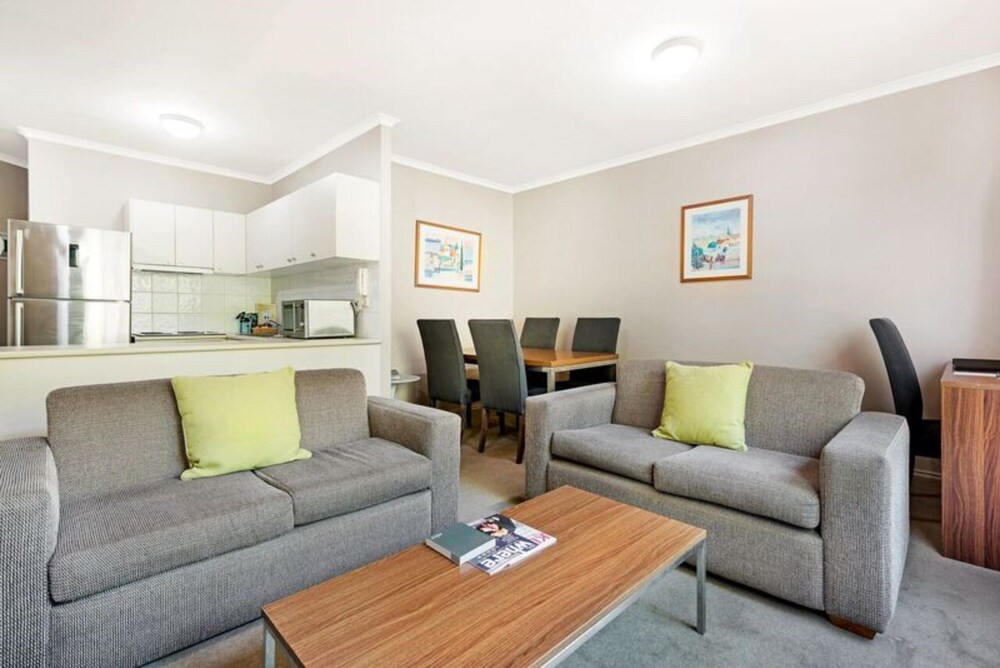 Punt Road Apartment Hotel