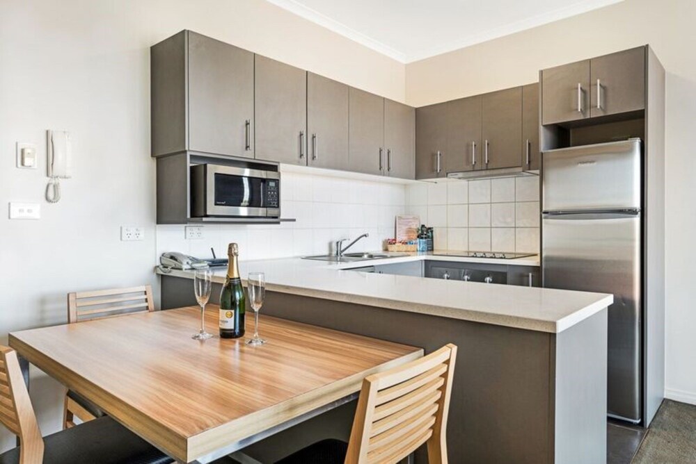 Punt Road Apartment Hotel