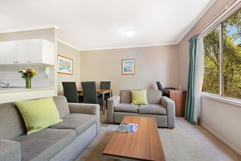 Punt Road Apartment Hotel