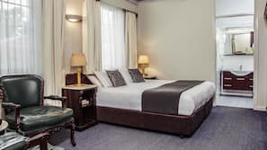 Minibar, in-room safe, desk, iron/ironing board