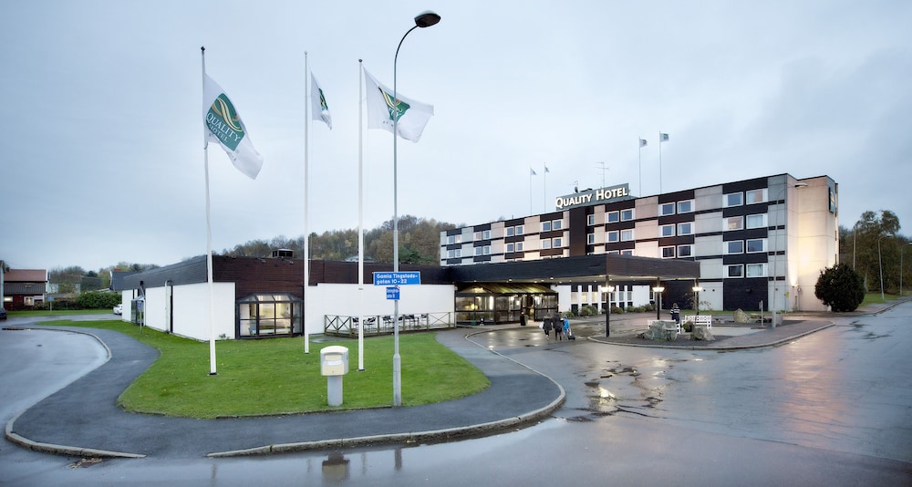 Front of property - evening/night, Quality Hotel Winn Goteborg