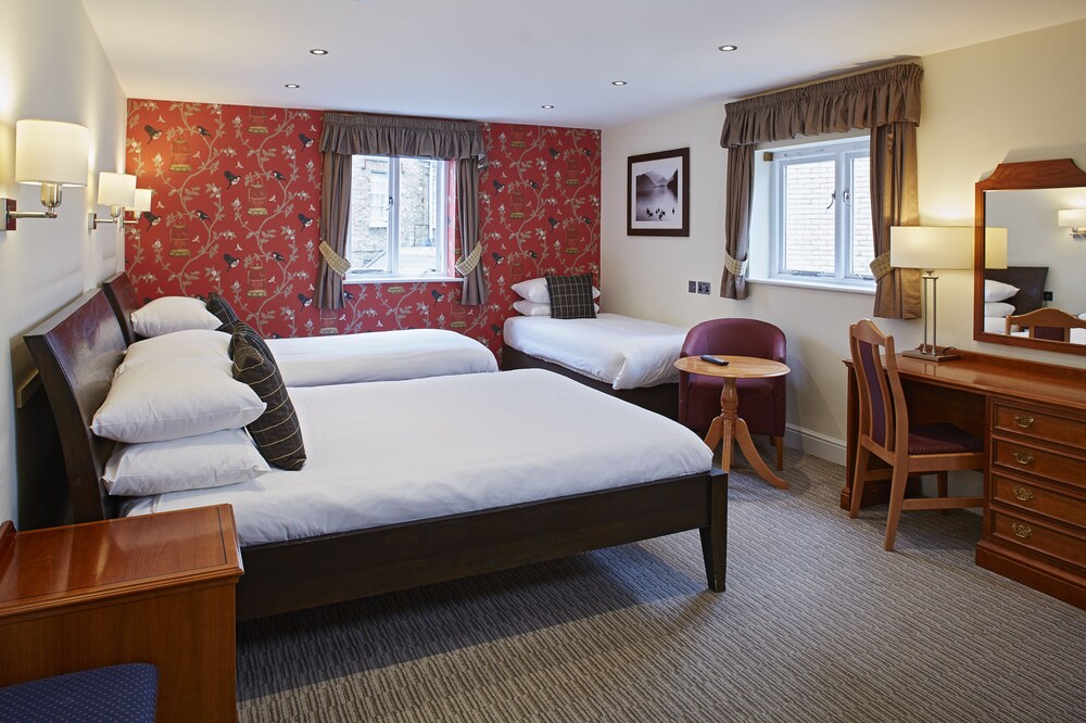Mandolay Hotel Guildford Reviews, Photos & Rates