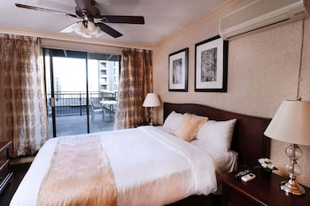 Riviera on Robson Suites Hotel Downtown Vancouver
