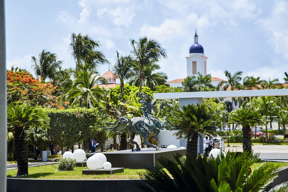 Property entrance, Hotel Riu Tequila - All Inclusive