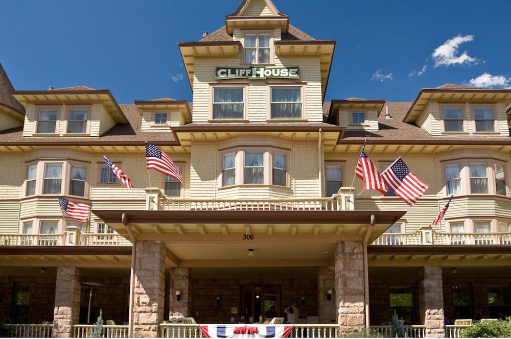 Cliff House at Pikes Peak