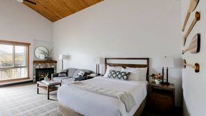 Iron/ironing board, free WiFi, linens, alarm clocks